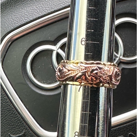 911. Hawaiian Heirloom Plumeria Wedding Band Rose & Yellow Gold w/Cubic Zirconia - Picture 6 of 10